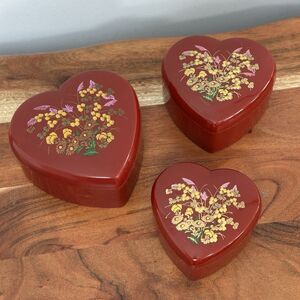 Vtg Set of 3 Heart Nesting Boxes Melamine Red Floral Lided Trinket Keepsake Dish